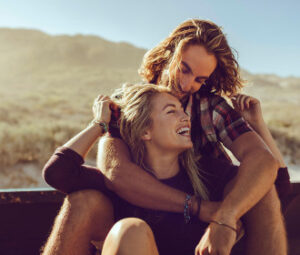 eDarling Athbhreithnithe dearfacha & diúltacha Samhain 2025