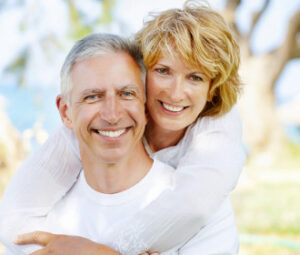 Athbhreithniú Senior Sizzle 2025: Cumarsáid shábháilte nó scam?