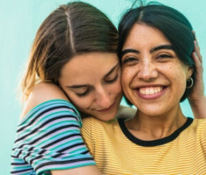 Fem Recenzija 2025: Najbolja web stranica za upoznavanje lokalnih pojedinačno