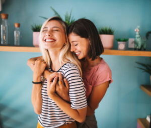 LGBTQutie Recenzija 2026: Najbolja web stranica za upoznavanje lokalnih pojedinačno